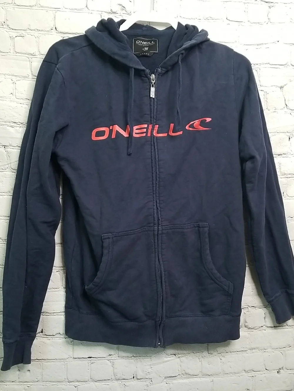 O'neill mens hoodie size Medium zip front w/pouch pockets.  EUC